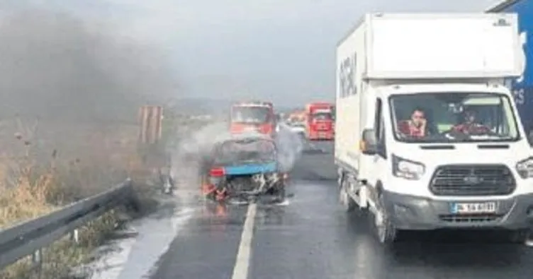 Manisa’da araç yandı: 3 yaralı