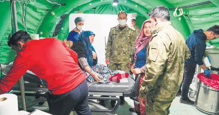 Tüm alkışlar Mehmetçiğe! Normalde kurulumu 72 saat süren hastaneyi 9 saatte kurdular