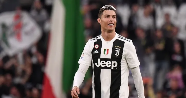 Cristiano Ronaldo Juventus’ta kalacağını açıkladı