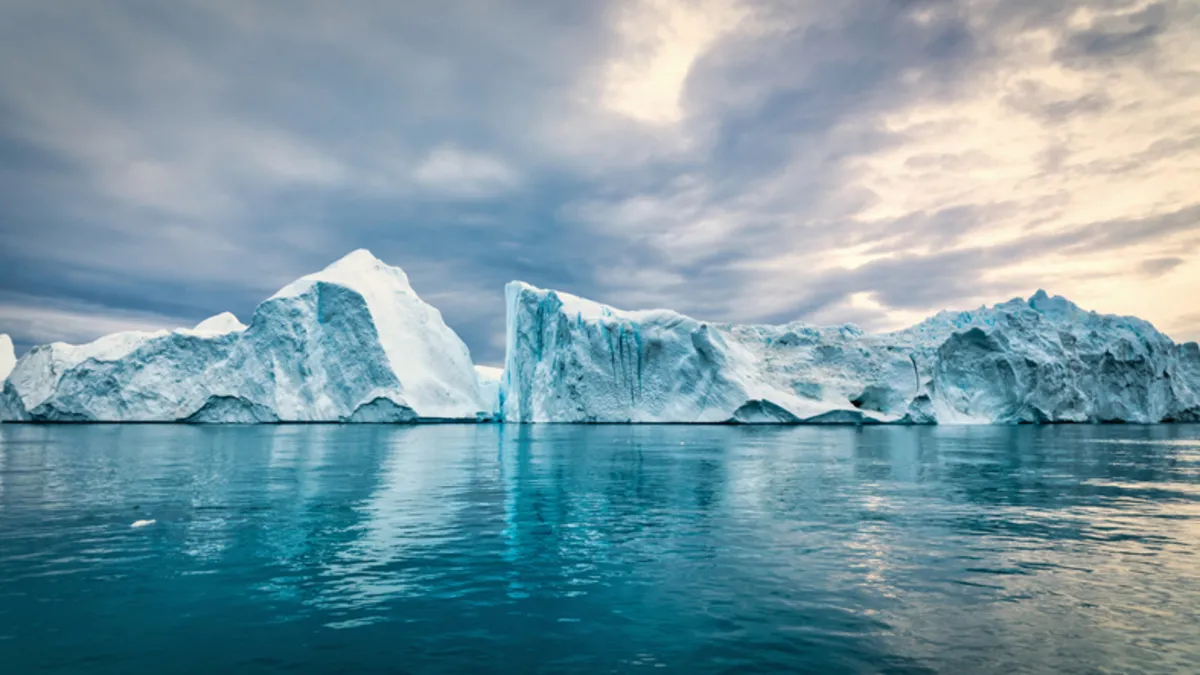 Grönland’ın altında beklenmedik olay: Dev buz kütl…