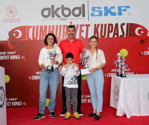 cumhuriyet-kupasi-tenis-turnuvasi-sona-erdi-1667205960442.jpg