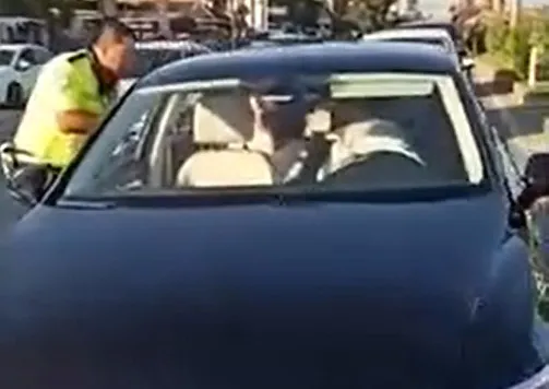 son-dakika-senaryo-chpde-yazildi-ak-partili-vekilin-aracinin-durdurulmasindan-siyasi-operasyon-cikti-1659844691338.jpg