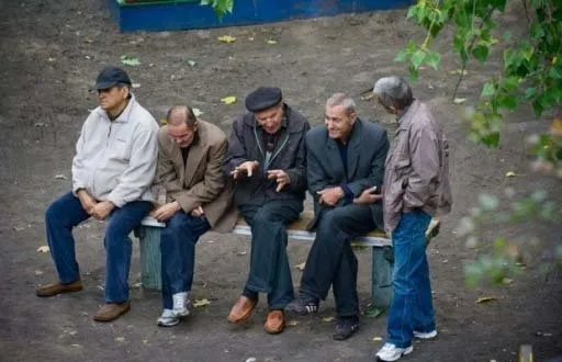 10 yıl boyunca aynı bankta yaşananların fotoğrafını çekti
