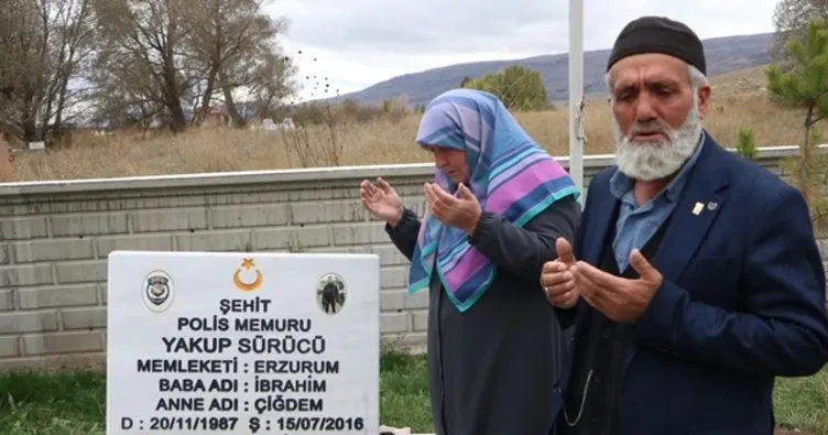 Şehit oğlunun mezarına gidip müjdeyi verdi: Oğlum, hain geberdi, kurban keseceğim!