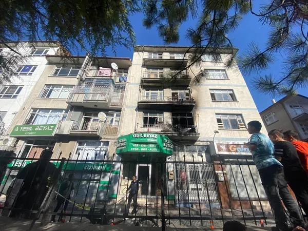 son-dakika-konyada-4-katli-binada-yangin-2-cocuk-hayatini-kaybetti-1744812047778.jpg
