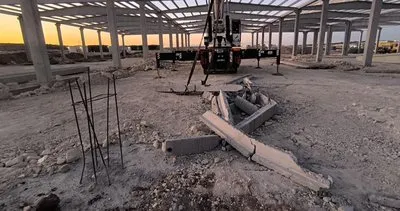 Fabrika inşaatında feci kaza! Vinçten düşen beton işçiyi ezdi #gaziantep