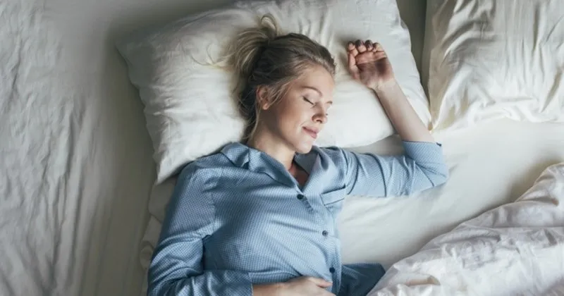 gece uykunun gelmesi icin ne yapilir uyku getiren seyler yiyecekler ve icecekler nelerdir saglik haberleri