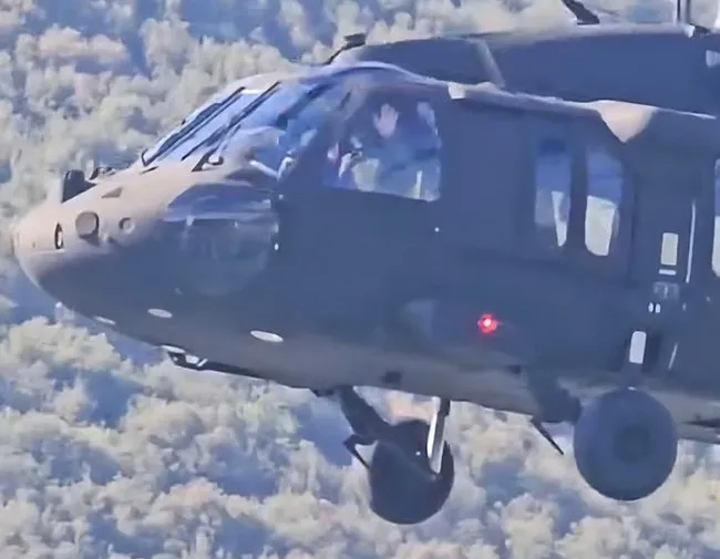 Bu görüntülere beğeni yağmıştı: Sikorsky helikopter pilotunun el salladığı Hifa Sakarya konuştu!