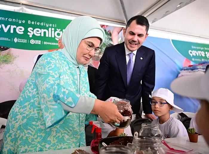 emine-erdogan-umraniye-cevre-senligine-katildi-1752865587841.jpg