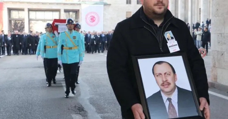 Eski bakan Okuyan için TBMM’de tören