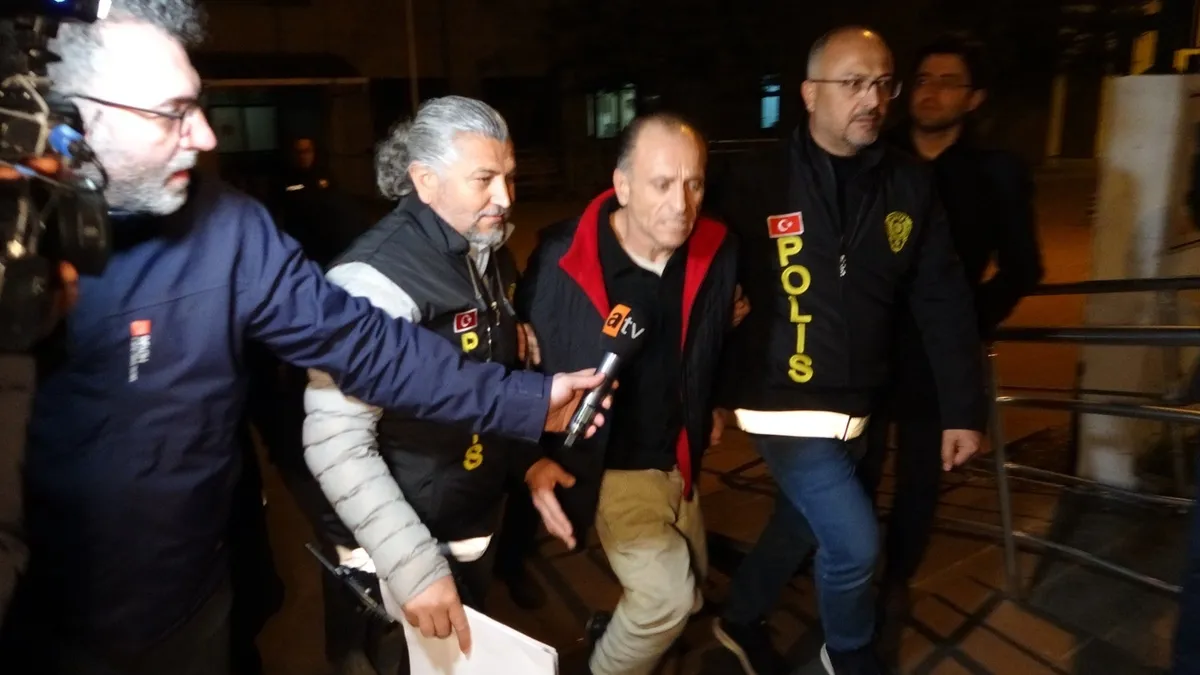 Avusturya’da yaşayan çifti 31 bin 960 euro dolandıran üfürükçüler tutuklandı Avusturya’da yaşayan çifti 31 bin 960 euro dolandıran üfürükçüler tutuklandı