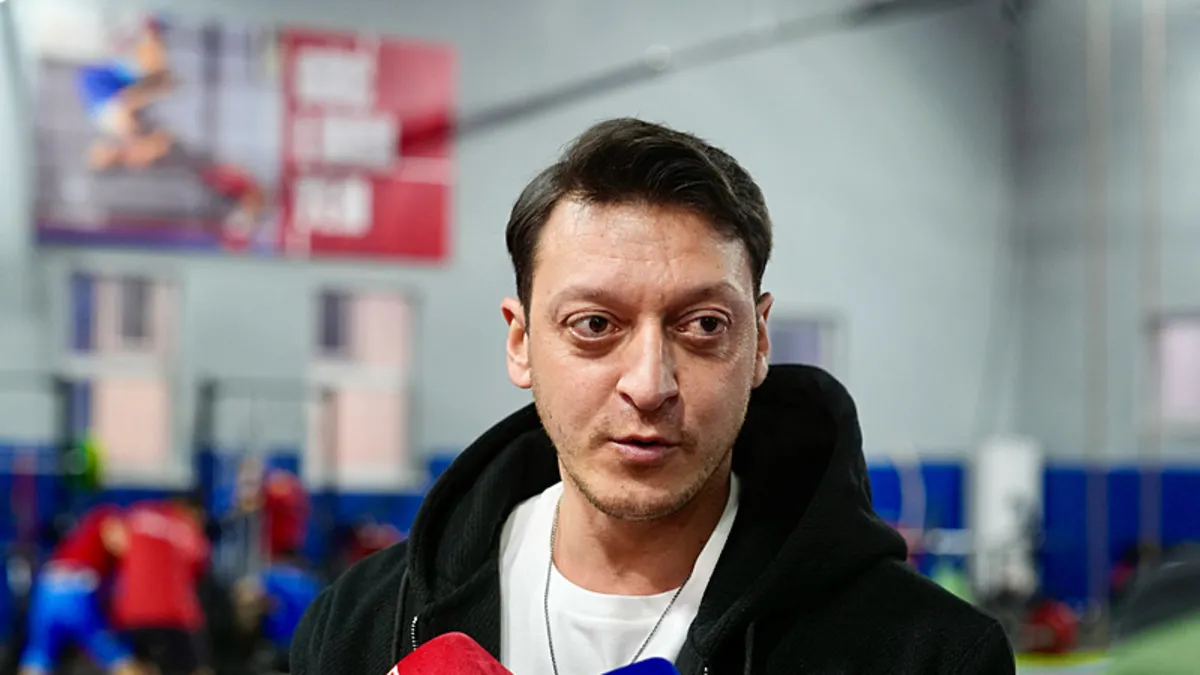 Mesut Özil: İnşallah Fenerbahçe şampiyon olur