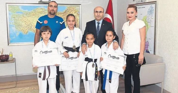 Vali Mahmut Demirtaş karatecileri ağırladı