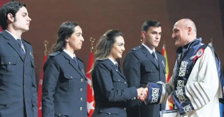 Türkçe’yi de öğrenip mezun oldular