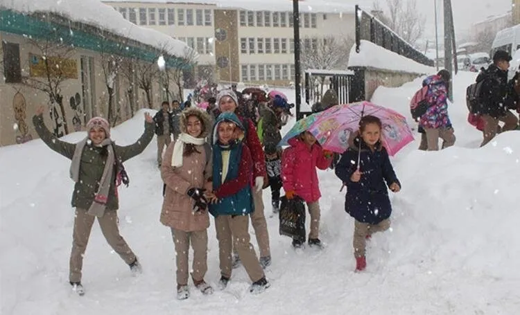 Ankara’da bugün okullar tatil mi, okul var mı? 20 Ocak bugün Ankara’da okullar tatil mi oldu, Valilik’ten açıklama geldi mi?
