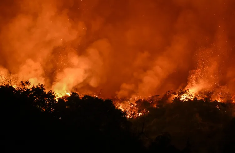 ABD yangınlarla kavruluyor! Yağma, fırsatçılık, ölüm: Cehennemi yaşıyorlar