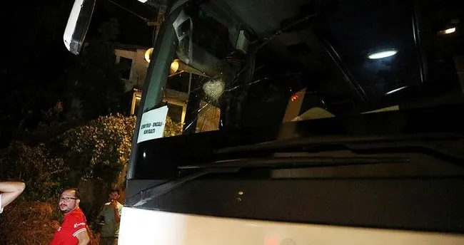 Antalyaspor taraftarlarını taşıyan otobüslere taşlı saldırı