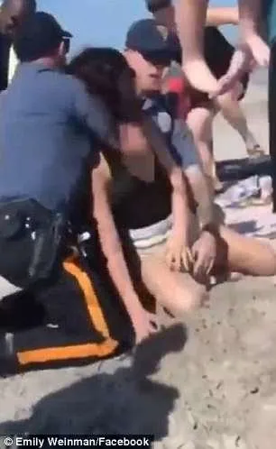 Polis genç kızı defalarca yumrukladı!