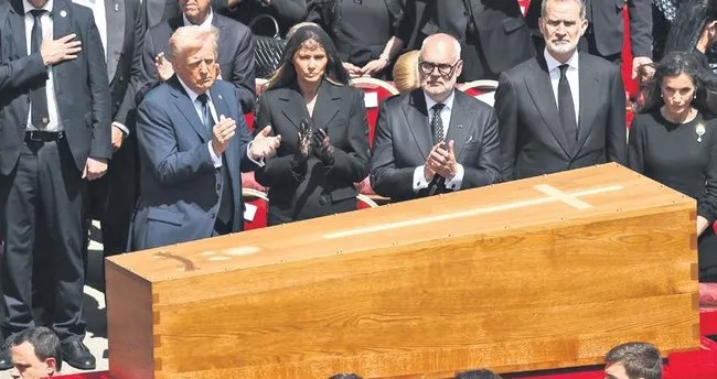 Vatikan’da cenaze diplomasisi