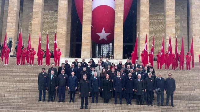 milli-egitim-bakani-yusuf-tekin-81-ilden-cocuklarla-anitkabirde-1776924899854.jpg Milli Eğitim Bakanı Yusuf Tekin 81 ilden çocuklarla Anıtkabir'de