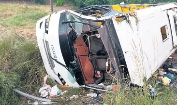 Tur midibüsü devrildi 5 ölü 25 yaralı #isparta