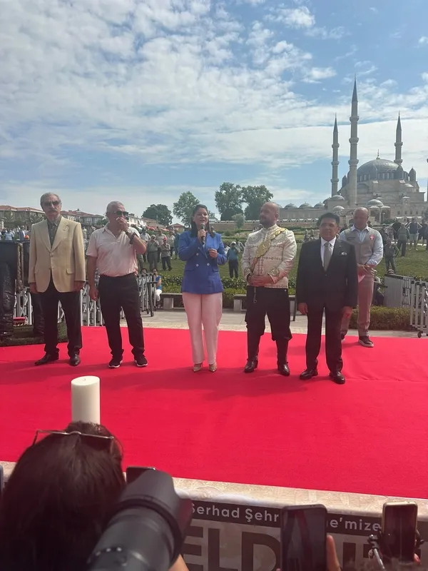 gures-sevdasi-sokakta-uyuttu-kirkpinar-heyecani-gece-basladi-1783067135373.jpg