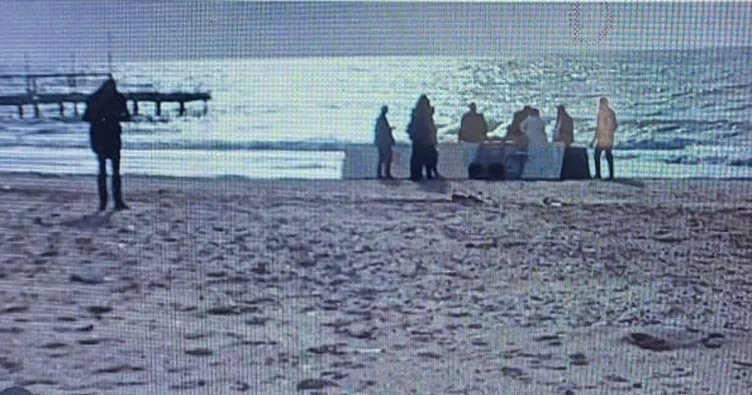 Sahile vuran cesetler sahipsiz kaldı