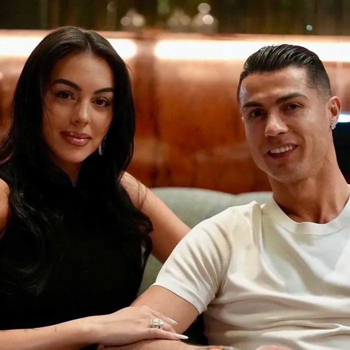 Cristiano Ronaldo’dan evlilik açıklaması! 2 çocuğunun annesi ile evleneceği tarihi verdi...