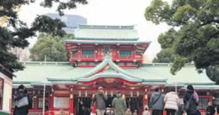 Tapınakta kılıçlı cinnet: 3 ölü