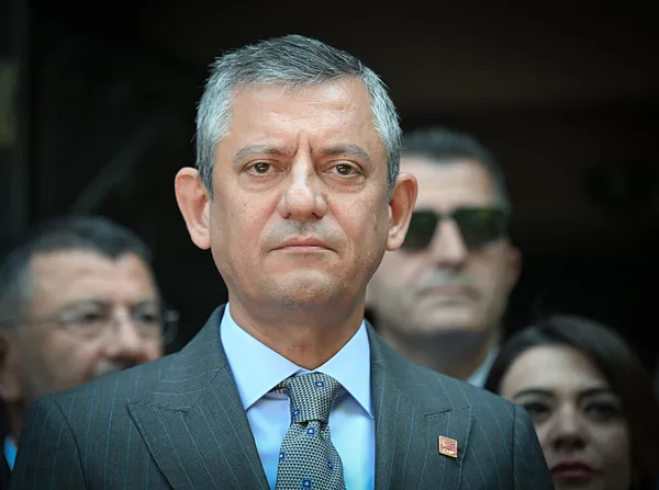 SON DAKİKA | AK Parti Sözcüsü Ömer Çelik'ten Özgür Özel'e tepki: Siyasi adaptan ve ahlaki tutumdan yoksundur!