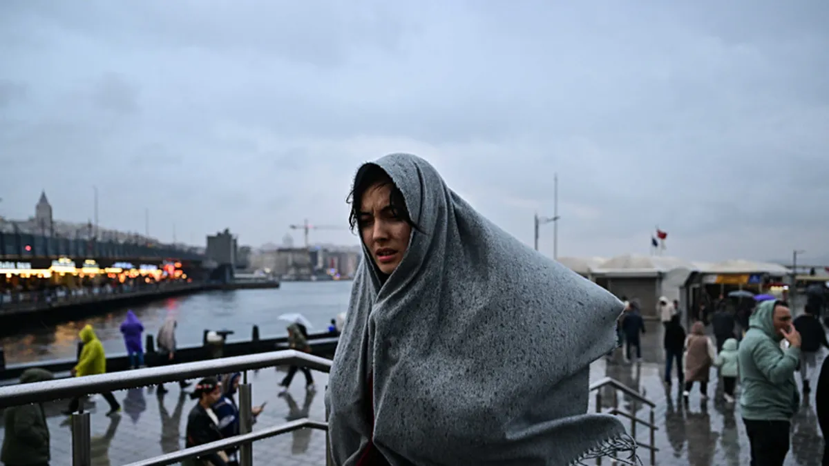 SON DAKİKA… Meteoroloji’den hava durumu uyarısı! İstanbul dahil 44 il için sarı alarm verildi: Sağanak yağmur ve kar bekleniyor SON DAKİKA… Meteoroloji’den hava durumu uyarısı! İstanbul dahil 44 il için sarı alarm verildi: Sağanak yağmur ve kar bekleniyor