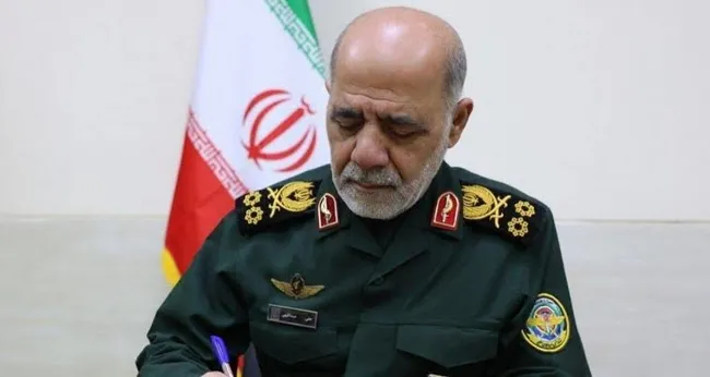 iran-genelkurmay-baskani-trumpi-hedef-aldi-artik-yaslandi-yerinden-kalkacak-durumda-degil-1792353185995.jpg İran Genelkurmay Başkanı Trump’ı hedef aldı: “Artık yaşlandı, yerinden kalkacak durumda değil”