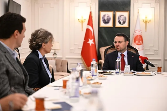 bakan-gurlekten-behcet-oktay-aciklamasi-1786004475762.jpeg