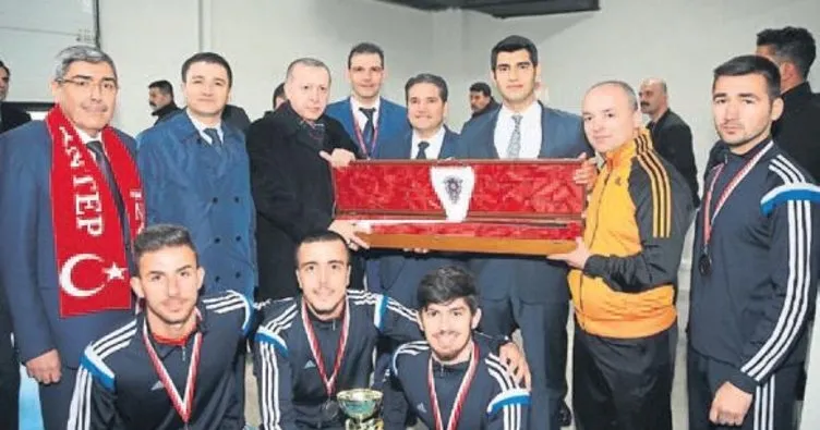 Cumhurbaşkanı Erdoğan şampiyonları kutladı