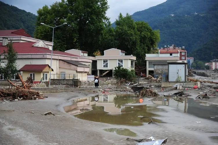 Devlet tüm imkânlarıyla yaraları sarmak için seferber oldu! Sular çekildi acı tablo ortaya çıktı
