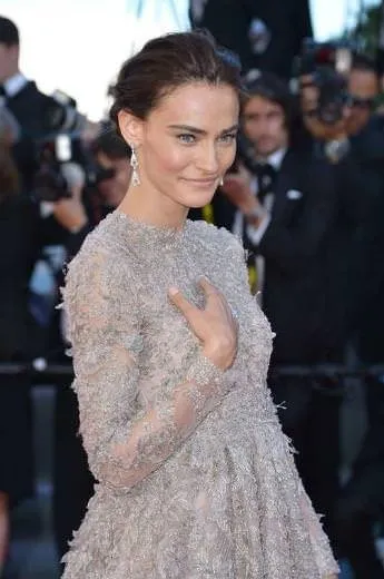 Cansu Dere ile Saadet Işıl Aksoy Cannes Film Festivali’ne katıldı