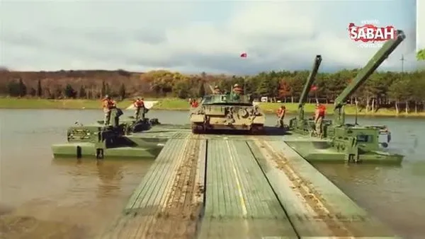 TSK'nın gösterisi nefes kesti! Askeri araçlar göletten yüzerek geçti | Video