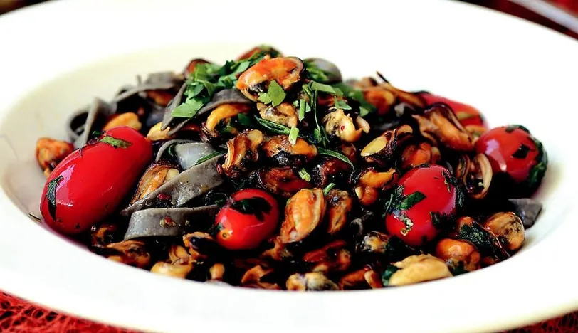 Black fettuccine