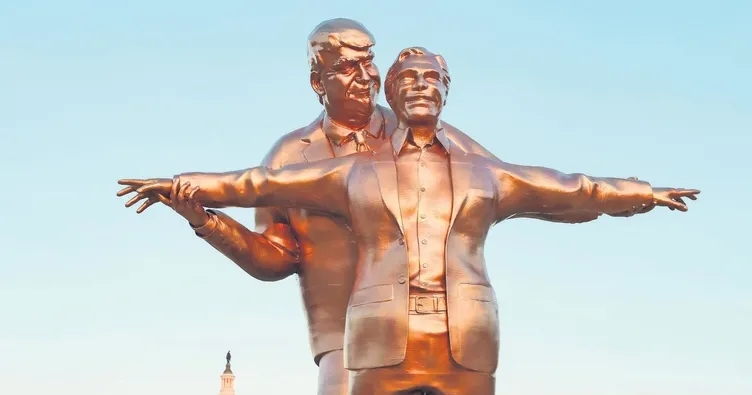 Epstein ile Titanic pozu