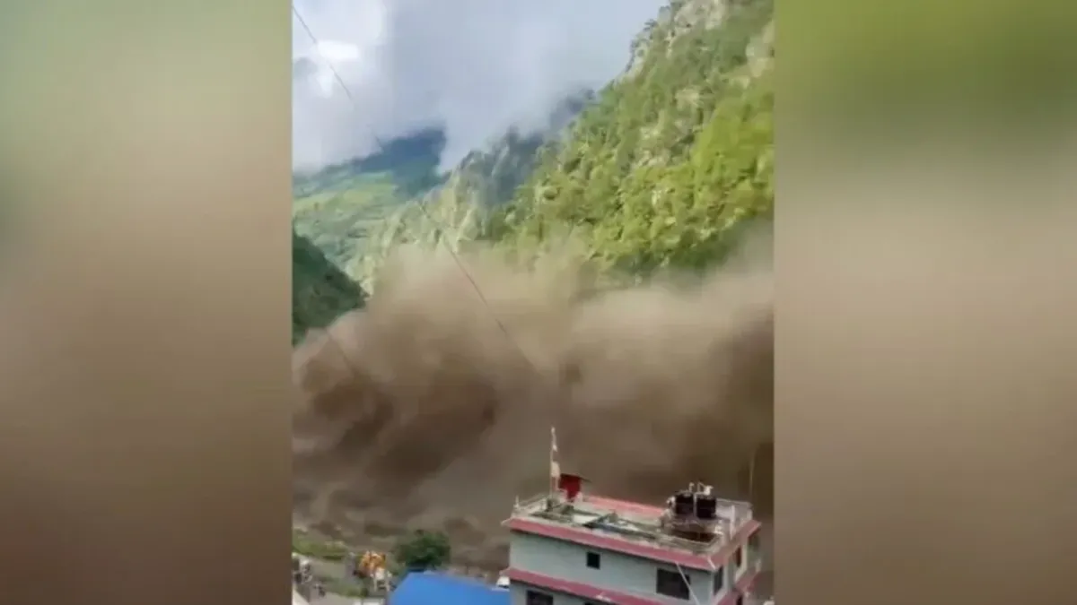 Nepal'de sel felaketi: 8 ölü