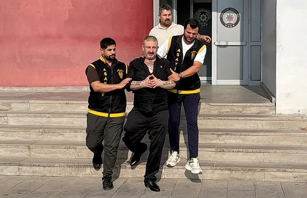 musayi-vahsice-katletmisti-caniden-saskina-ceviren-hareket-fenomen-olmak-icin-farkli-isimle-video-cekmis-1790751580308.jpg