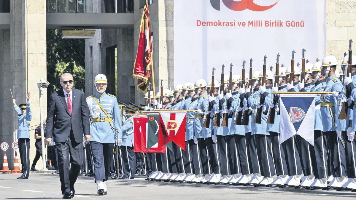 On yıl önce olduğu gibi tek yüreğiz
