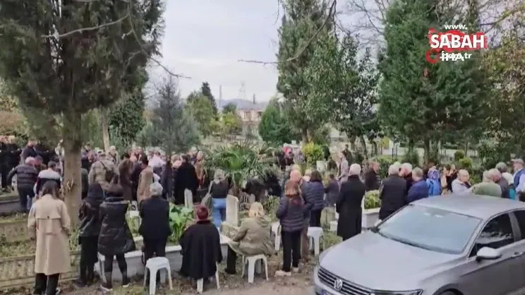 79 yaşında hayatını kaybeden ünlü oyuncu Gürzap, Sakarya’da toprağa verildi