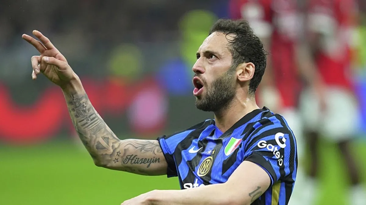 Hakan Çalhano...                    </div>
                    <div class=