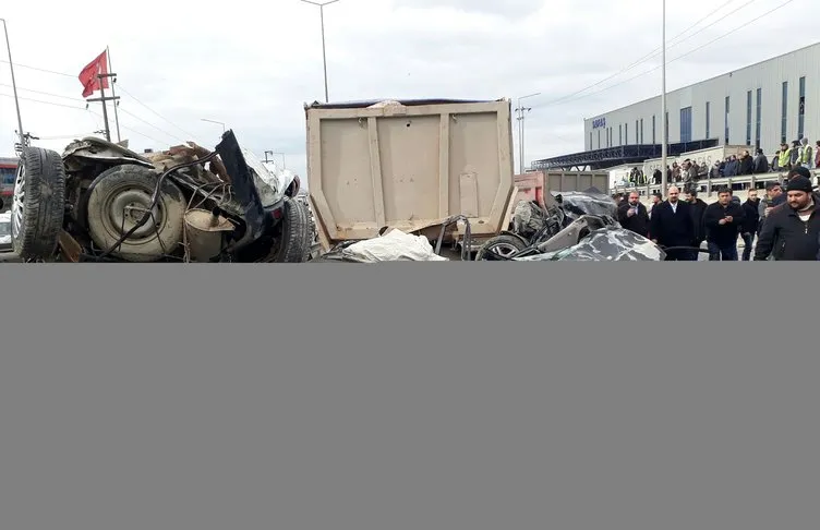 Freni patlayan kamyon 12 aracı biçti: 1 ölü, 10’dan fazla yaralı