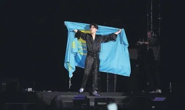 Kazak star ilk kez konser verdi