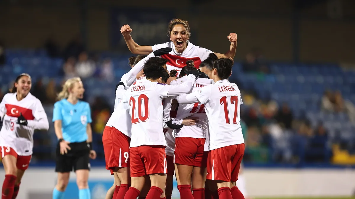 A Milli Kadın Futbol Takımı’nın aday kadrosu açıklandı! A Milli Kadın Futbol Takımı’nın aday kadrosu açıklandı!