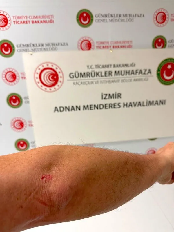 izmirli-is-insani-ve-esi-havalimaninda-gumruk-memurlariyla-yasadigi-tartismayi-adliyeye-tasidi-1731332205402.jpg