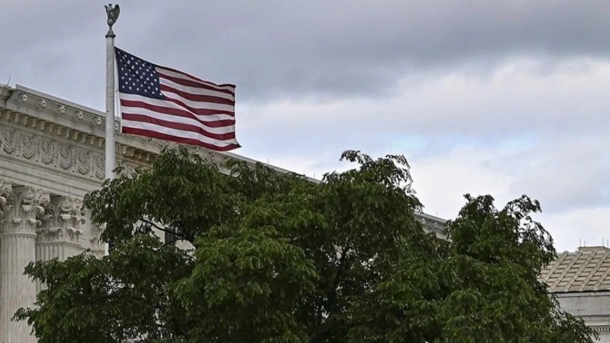 ABD’de Çin’e casusluk yapan eski donanma mensubuna 16 yıl hapis cezası verildi ABD’de Çin’e casusluk yapan eski donanma mensubuna 16 yıl hapis cezası verildi