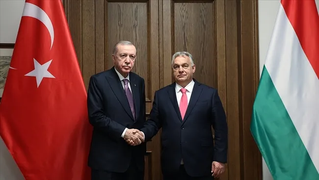 baskan-erdogan-davet-etti-macaristan-basbakani-orban-turkiyeye-geliyor-1765106770273.jpg Başkan Erdoğan davet etti: Macaristan Başbakanı Orban Türkiye'ye geliyor